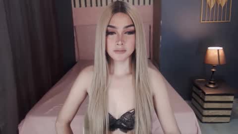 queenemeraldts online show from February 2025 02:26:01 AM