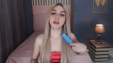 queenemeraldts online show from February 2025 04:54:01 AM