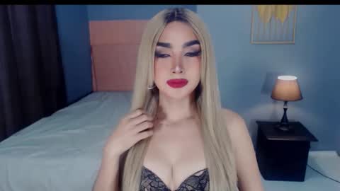 queenemeraldts online show from September 2025 02:13:01 AM