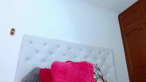 Snapshot of queenie_star chatting on January 2025 12:26:01 AM Maria Del Mar online show from January 2025 12:26:01 AM