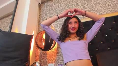 Snapshot of queenjenn__ chatting on December 2024 09:17:01 PM QUEENJEENN online show from December 2024 09:17:01 PM