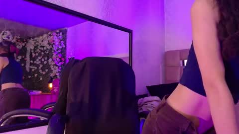 Snapshot of queenjenn__ chatting on September 2025 06:06:02 AM QUEENJEENN online show from September 2025 06:06:02 AM