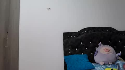 Snapshot of queenjenn__ chatting on October 2025 07:18:01 PM QUEENJEENN online show from October 2025 07:18:01 PM