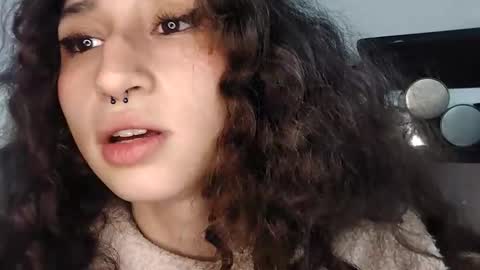 Snapshot of queenjenn__ chatting on November 2025 07:00:01 AM QUEENJEENN online show from November 2025 07:00:01 AM