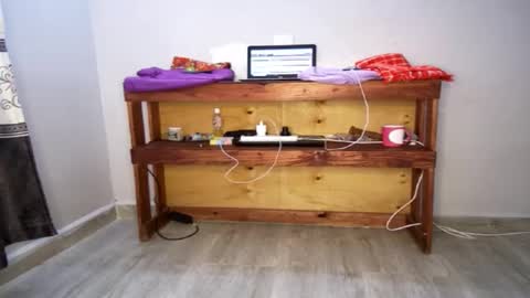 Nina online show from October 2025 07:48:01 AM