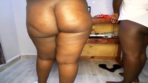 Nina online show from November 2025 06:29:01 PM