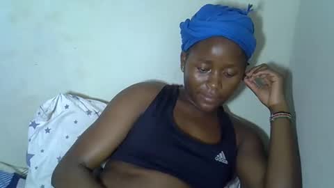 Snapshot of queenlena868103 chatting on November 2025 06:13:01 PM queenlena868103 online show from November 2025 06:13:01 PM