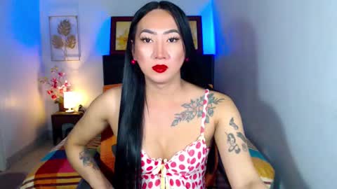 Snapshot of queenmistressts chatting on February 2025 05:10:01 AM QUEEN online show from February 2025 05:10:01 AM