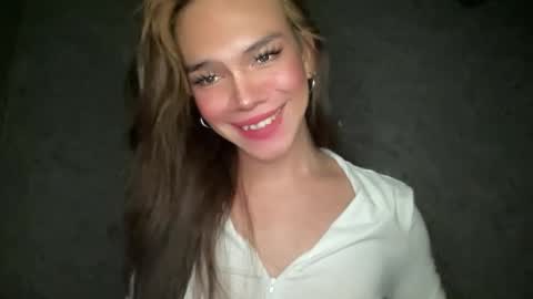 QUEEN online show from November 2025 09:59:02 PM