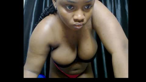 Snapshot of queenofalltest chatting on November 2025 09:06:01 PM Zoey online show from November 2025 09:06:01 PM