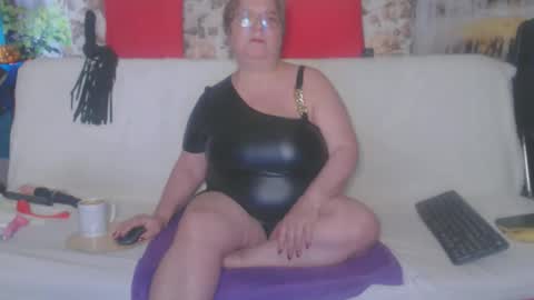 Snapshot of queenpammy chatting on October 2025 07:07:02 AM QueenPammy online show from October 2025 07:07:02 AM