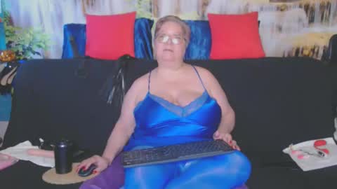 Snapshot of queenpammy chatting on November 2025 05:52:01 AM QueenPammy online show from November 2025 05:52:01 AM