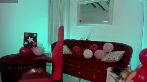 Queen Rose  online show from February 2025 01:39:02 PM