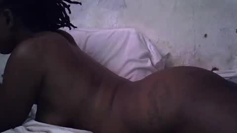 Snapshot of queentee254 chatting on December 2024 05:57:02 AM queen online show from December 2024 05:57:02 AM