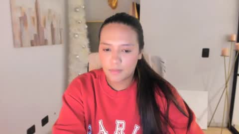 Snapshot of queenv66 chatting on January 2025 04:43:01 AM Val - online show from January 2025 04:43:01 AM