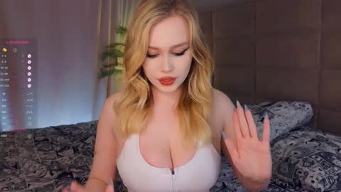 Teri  My favorite vibes 77 101 222 666 online show from February 2025 03:49:01 PM