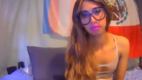 Snapshot of queridamiahh chatting on November 2025 04:06:01 PM Mia online show from November 2025 04:06:01 PM