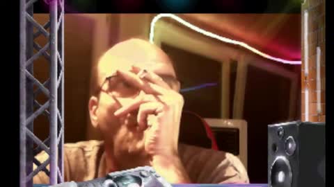 Snapshot of r_2d2_ chatting on October 2025 10:07:01 PM dj mike online show from October 2025 10:07:01 PM