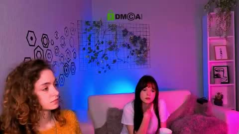 rachel_bloom__ online show from November 2025 01:33:02 PM