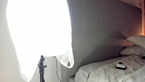 Sherryl online show from November 2025 09:15:02 PM