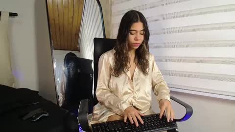 Rachell online show from February 2025 03:43:02 AM