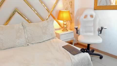 Snapshot of rachelleevans chatting on December 2025 09:43:02 PM Rachell online show from December 2025 09:43:02 PM