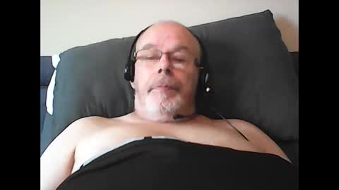 Snapshot of rader50 chatting on November 2025 09:37:02 AM rader50 online show from November 2025 09:37:02 AM