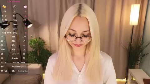 Karina online show from September 2025 09:09:02 PM