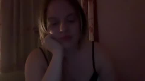Snapshot of raemariexo chatting on October 2025 03:39:02 AM Ruby online show from October 2025 03:39:02 AM