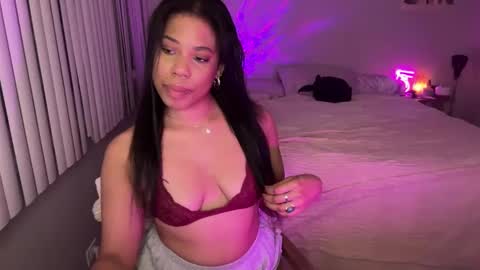 Snapshot of raewerks chatting on October 2025 05:15:01 AM RaeWerks online show from October 2025 05:15:01 AM