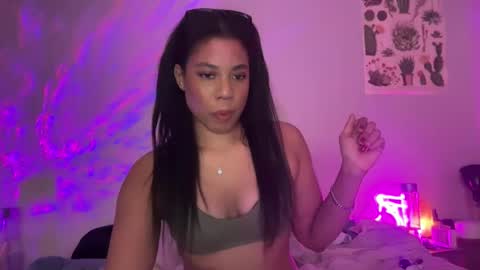 Snapshot of raewerks chatting on October 2025 02:09:02 AM RaeWerks online show from October 2025 02:09:02 AM