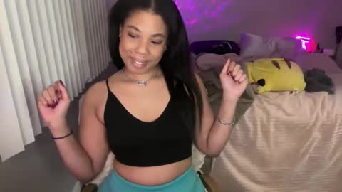 Snapshot of raewerks chatting on October 2025 02:22:02 AM RaeWerks online show from October 2025 02:22:02 AM