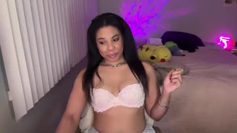 Snapshot of raewerks chatting on October 2025 01:24:01 AM RaeWerks online show from October 2025 01:24:01 AM