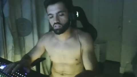 can you tell me something online show from November 2025 05:39:01 AM