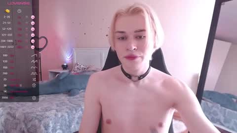 Snapshot of rainbow__salt chatting on October 2025 10:01:01 AM Mike online show from October 2025 10:01:01 AM