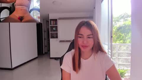 Snapshot of rainbow_jenny chatting on November 2025 01:10:01 PM Jennyindependent model . online show from November 2025 01:10:01 PM