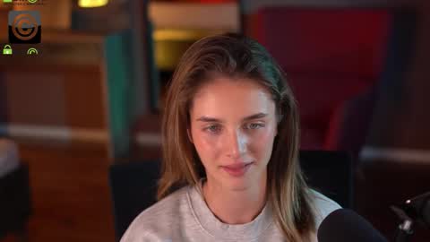 Snapshot of raisadoll chatting on November 2025 07:01:02 PM Raisa online show from November 2025 07:01:02 PM