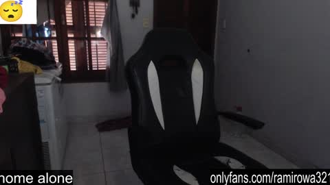 Snapshot of ramisexyloveyou chatting on January 2025 12:39:02 PM Ramiro online show from January 2025 12:39:02 PM