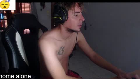 Snapshot of ramisexyloveyou chatting on January 2025 01:12:02 PM Ramiro online show from January 2025 01:12:02 PM