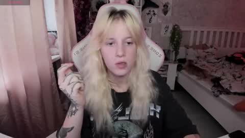 Snapshot of rapunzel_cute chatting on October 2025 01:22:01 PM Rapunzel online show from October 2025 01:22:01 PM