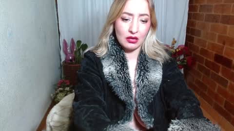 Raquel online show from December 2024 10:42:02 PM