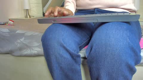 Raquel Moore  online show from January 2025 07:45:02 AM