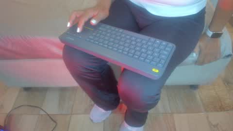 Raquel Moore  online show from February 2025 10:46:01 AM