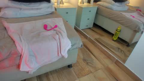 Raquel Moore  online show from February 2025 08:29:01 AM