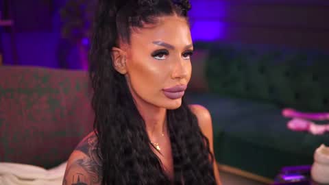 Raquelle online show from January 2025 10:01:01 PM