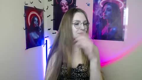 raspberry0101 online show from October 2025 07:43:01 PM