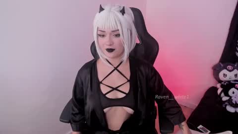 Raven online show from October 2025 07:47:02 PM