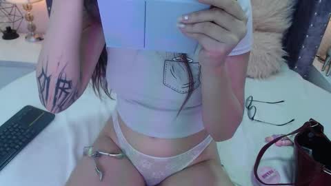 raven_love_ online show from September 2025 07:38:01 PM