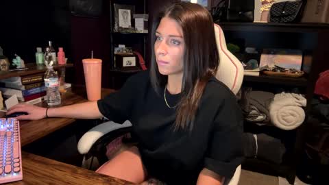 Snapshot of raven_ravish chatting on March 2025 12:44:01 AM raven_ravish online show from March 2025 12:44:01 AM