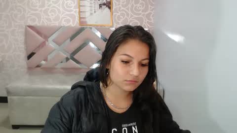 Snapshot of ravenn_ch chatting on November 2025 11:01:02 AM Ravenn online show from November 2025 11:01:02 AM